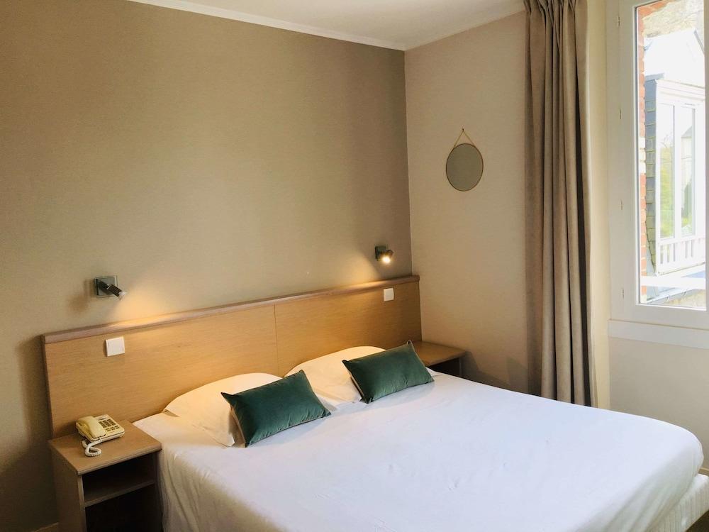 Hotel Du Parc ดีนาร์ ภายนอก รูปภาพ