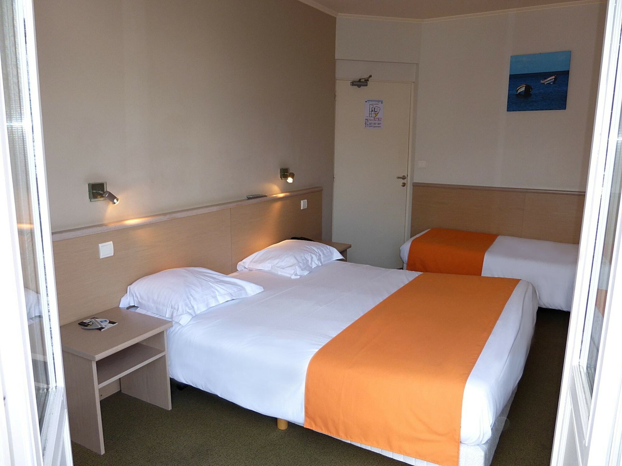 Hotel Du Parc ดีนาร์ ภายนอก รูปภาพ