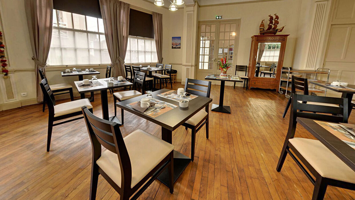 Hotel Du Parc ดีนาร์ ภายนอก รูปภาพ